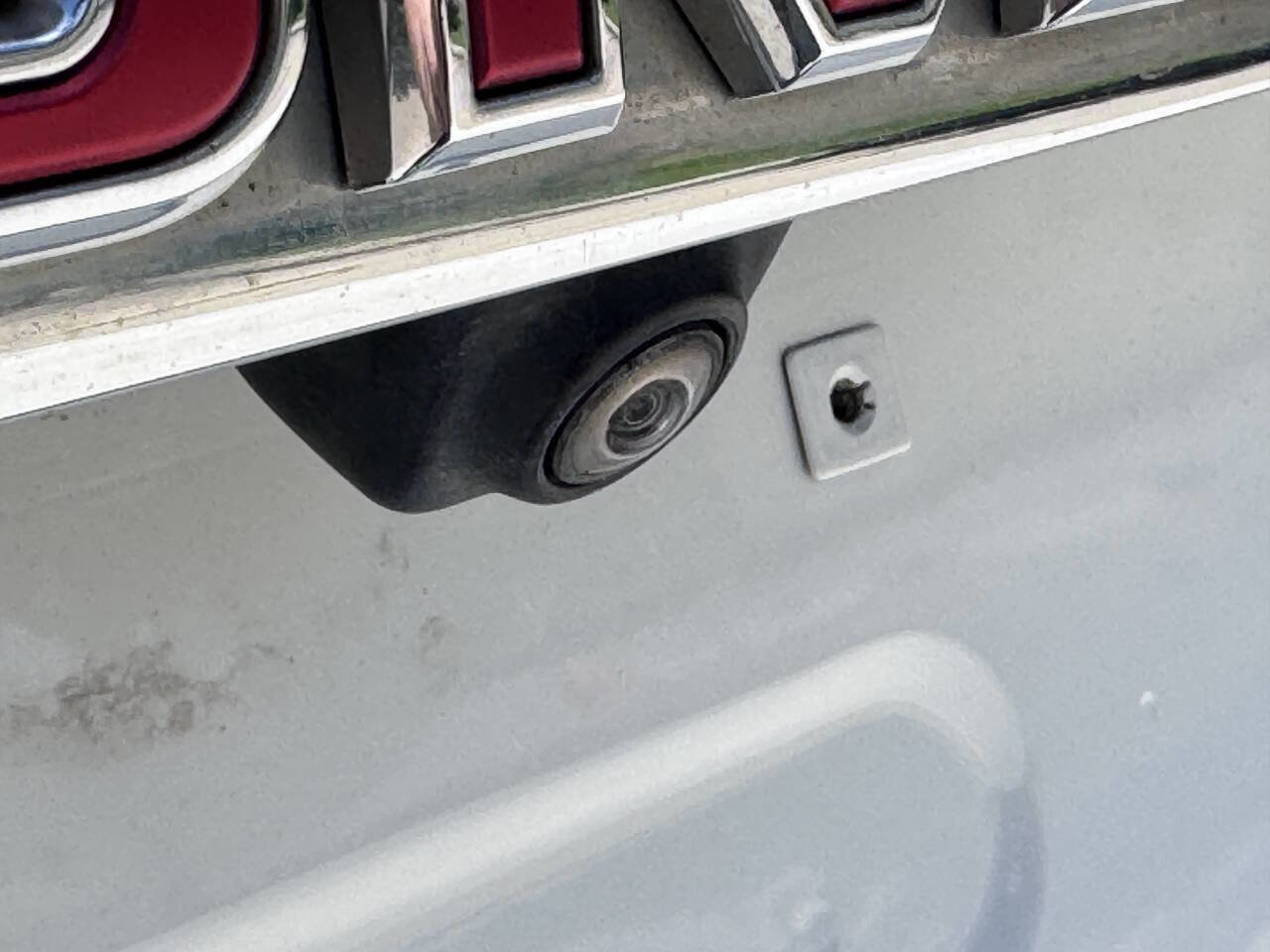 Used 2020 GMC Acadia SLE image 4