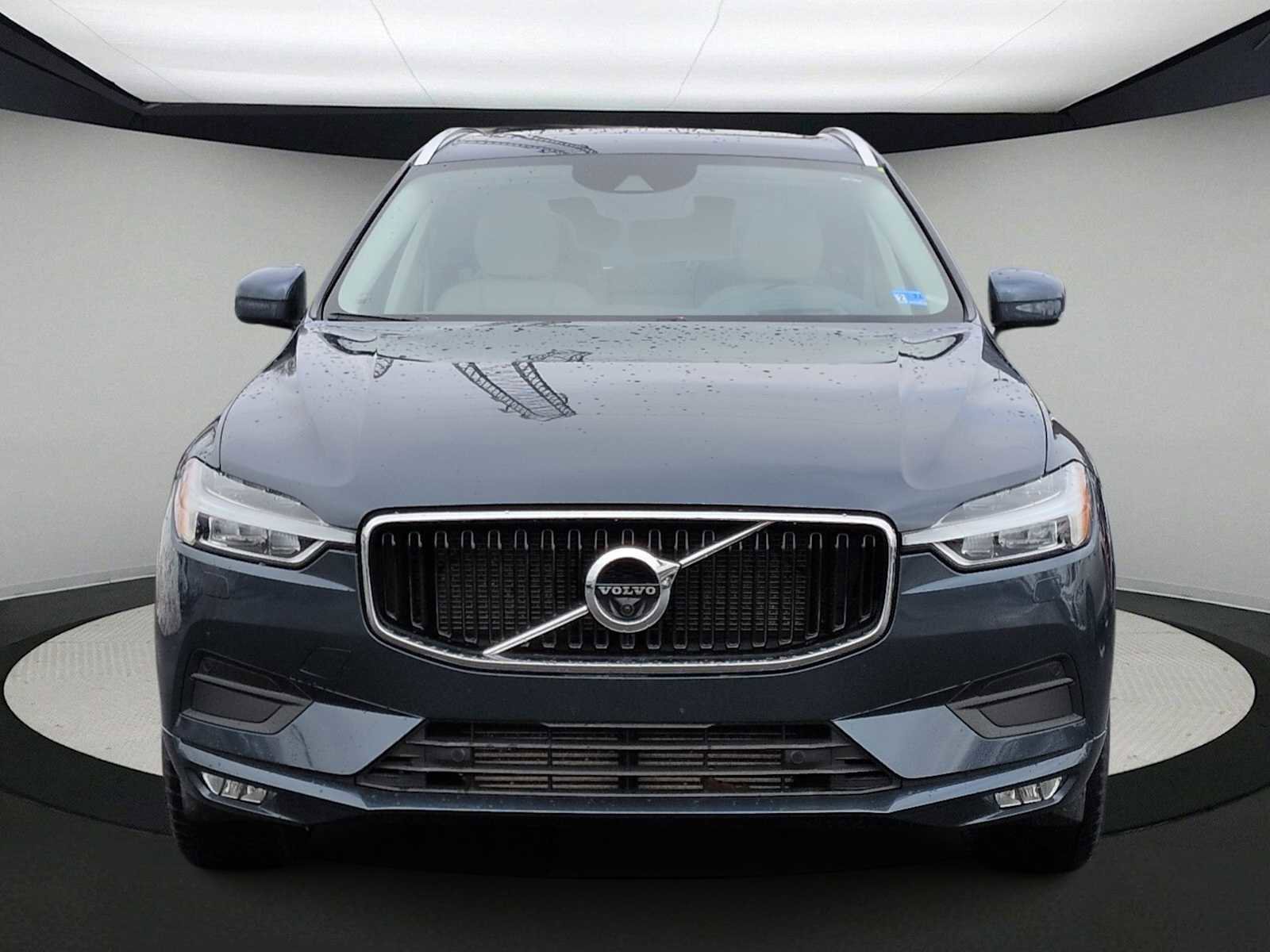 Used 2020 Volvo XC60 T5 Momentum image 3