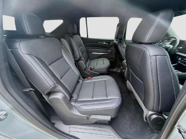 Used 2026 Chevrolet Traverse LT FWD image 29