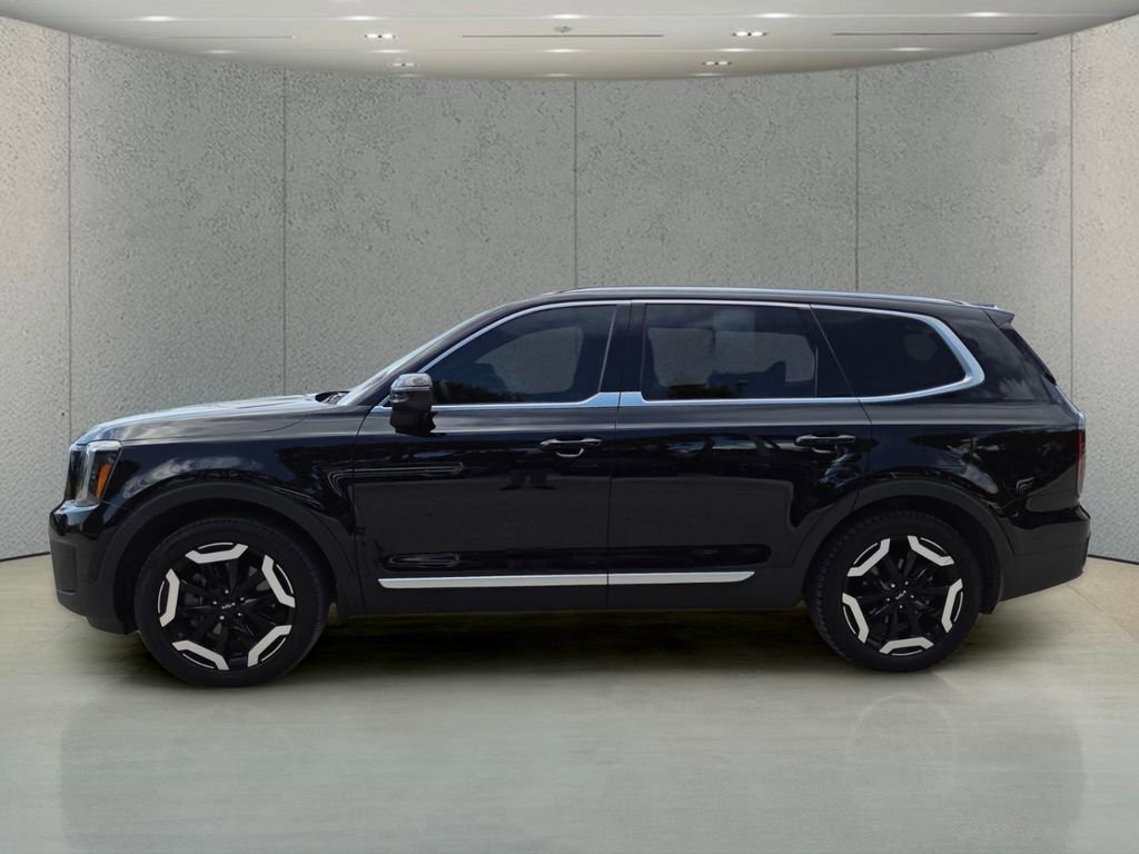 Used 2024 Kia Telluride EX w/ EX Captain's Chair Package FWD image 6