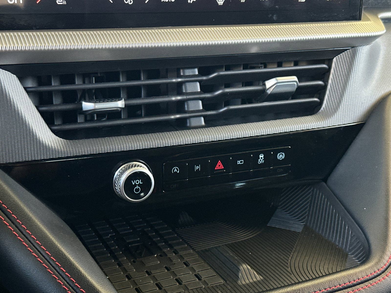 Used 2025 Ford Explorer ST-Line w/ Premium Package RWD image 25