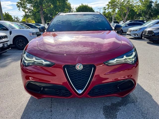 Used 2024 Alfa Romeo Stelvio Ti AWD/4WD image 2