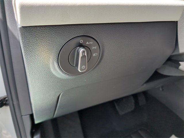 New 2025 Volkswagen Taos SE image 22