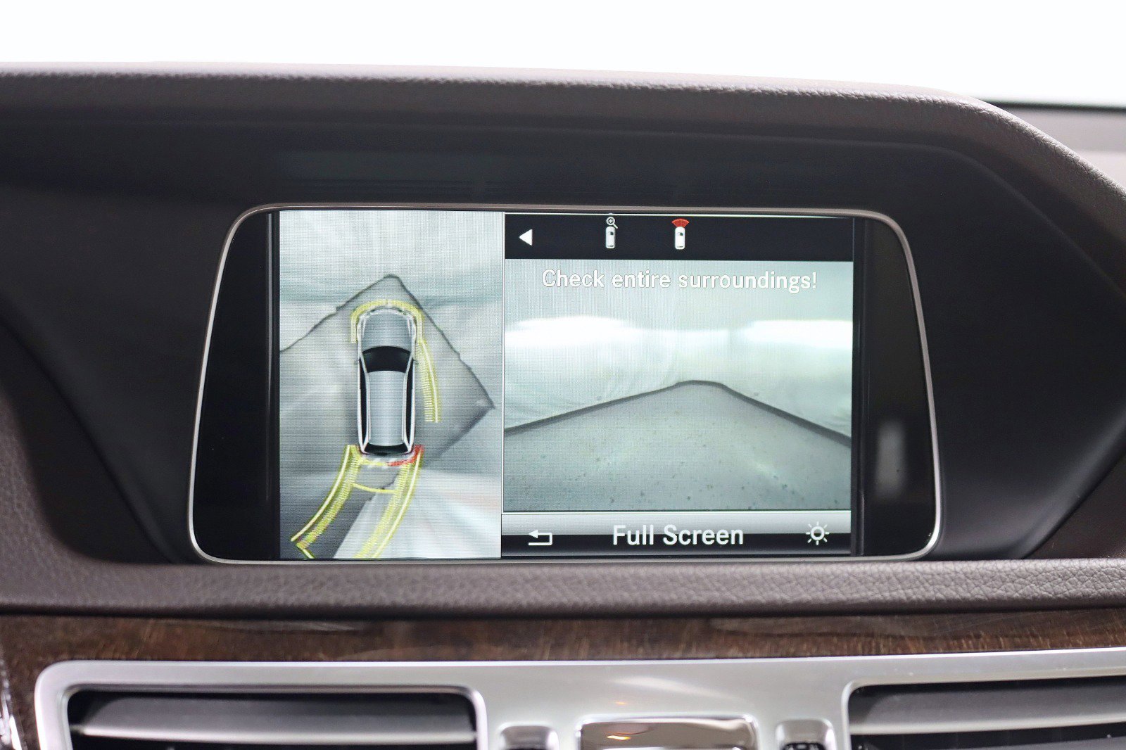 Used 2015 Mercedes-Benz E 350 E 350 4MATIC-Premium 1 Package w/ Premium 1 Package image 25