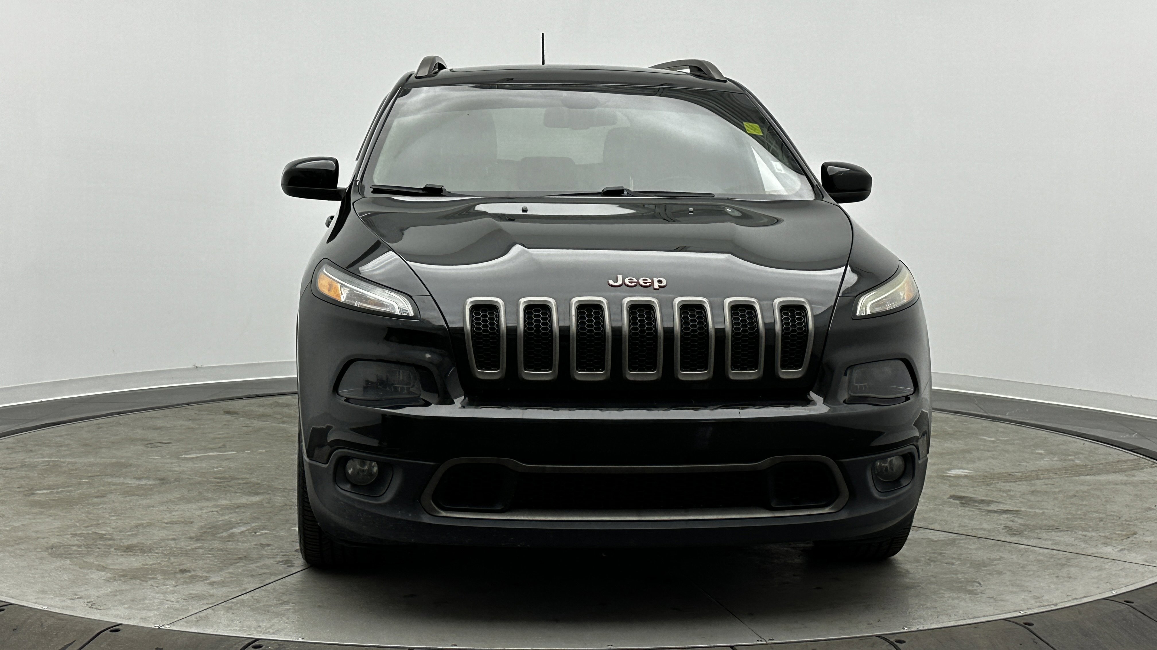 Used 2016 Jeep Cherokee 75th Anniversary image 2
