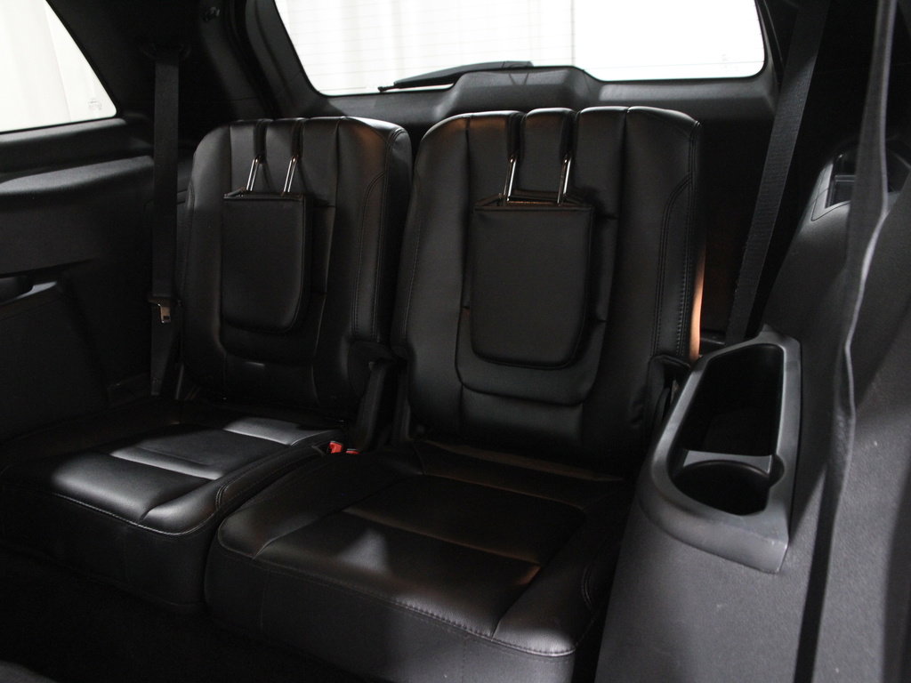Used 2018 Ford Explorer XLT w/ Equipment Group 202A image 21
