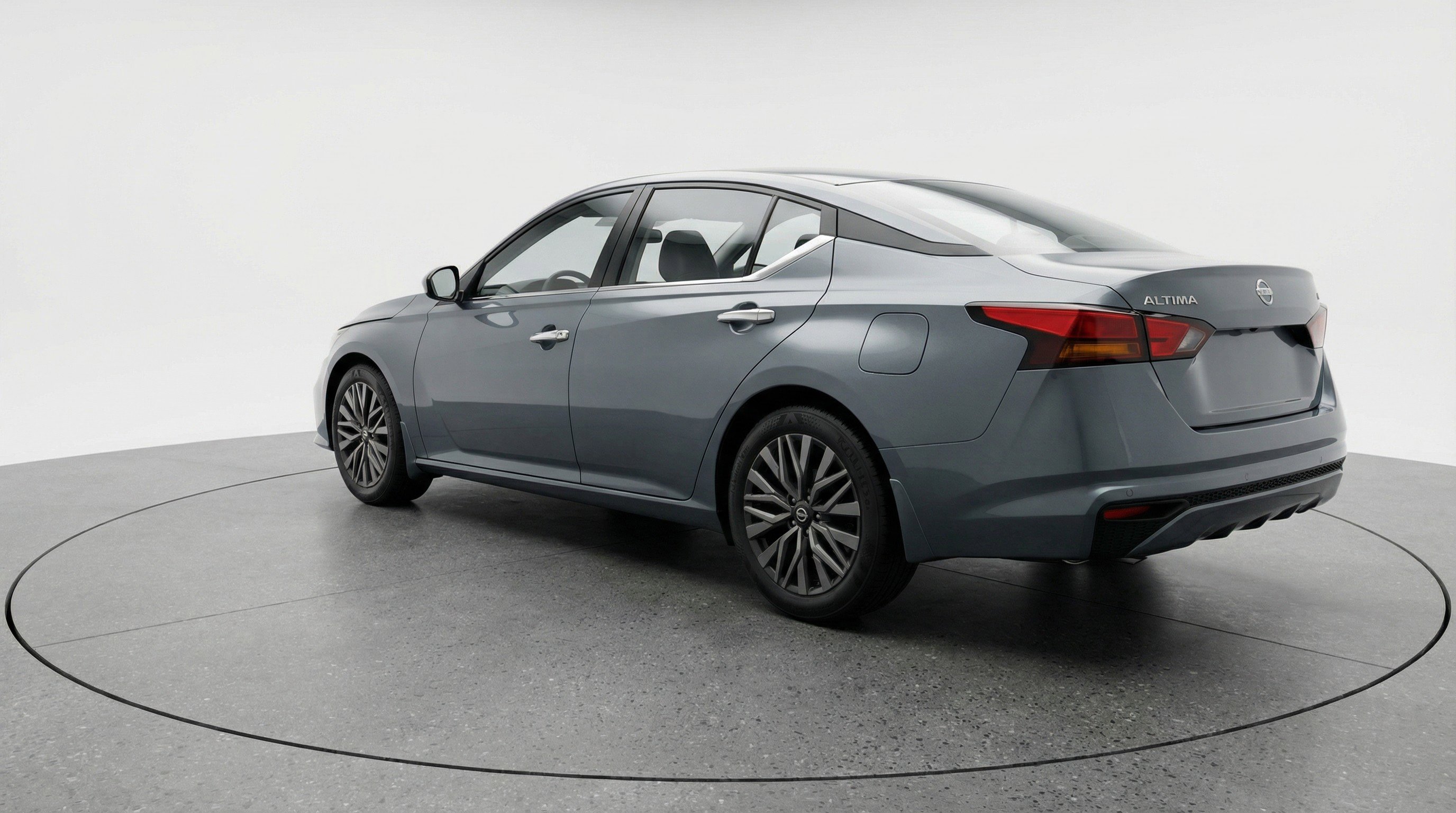 Used 2025 Nissan Altima 2.5 SV image 6