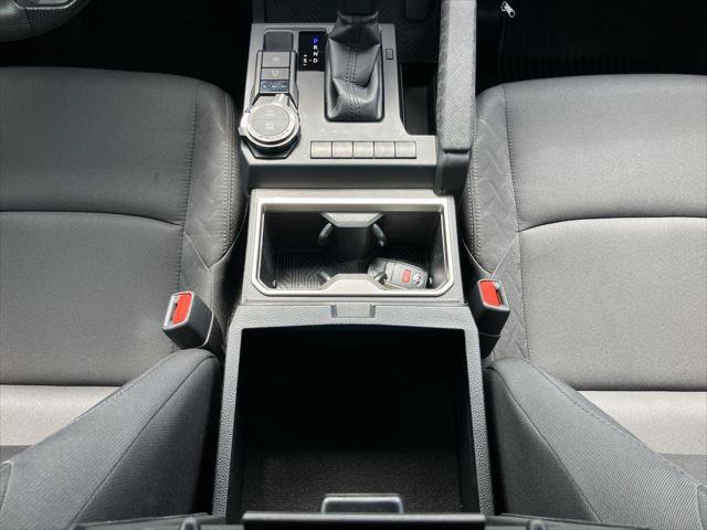 Certified 2024 Toyota Tacoma SR5 AWD/4WD image 17