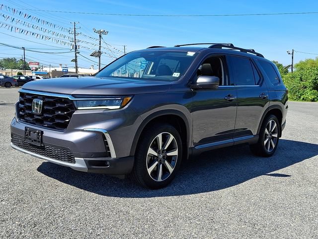 Certified 2023 Honda Pilot Touring image 4