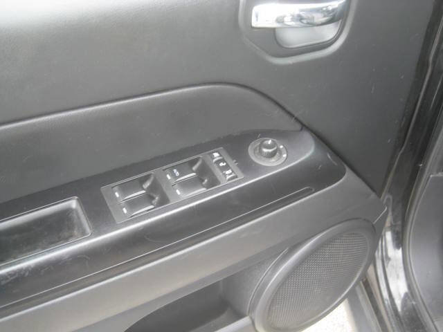 Used 2016 Jeep Compass Sport w/ Power Value Group image 16