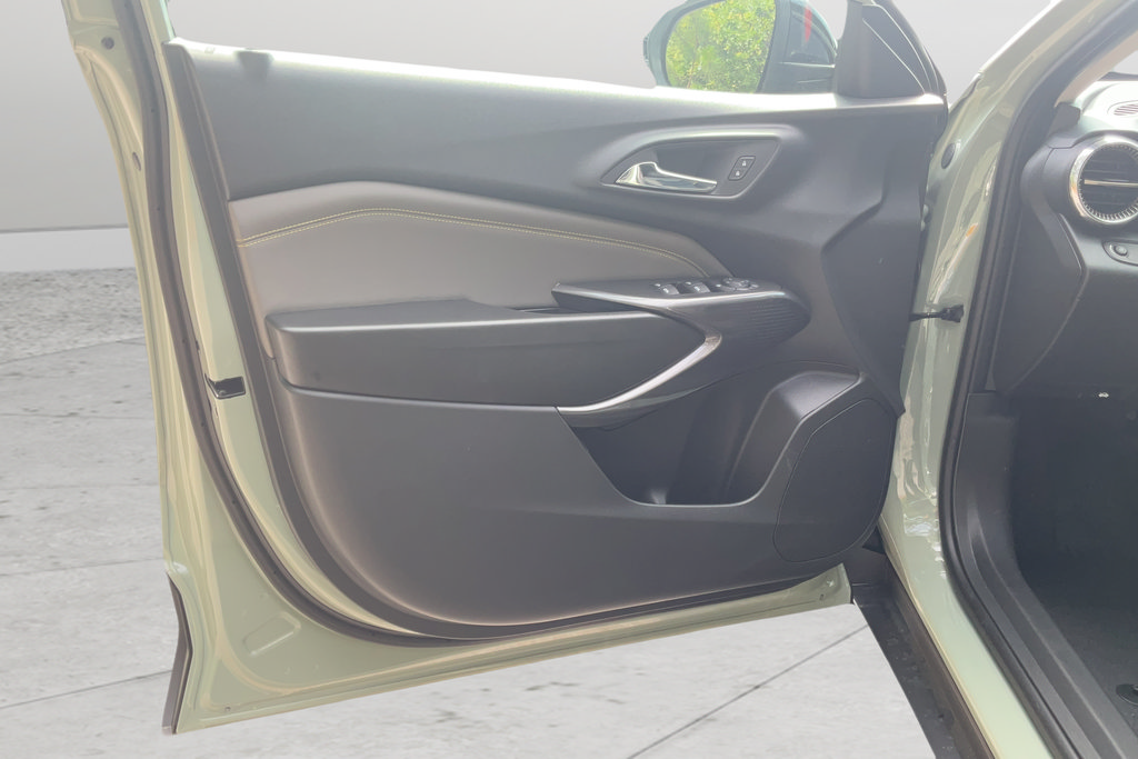 New 2026 Chevrolet Trax ACTIV w/ Driver Confidence Package FWD image 9