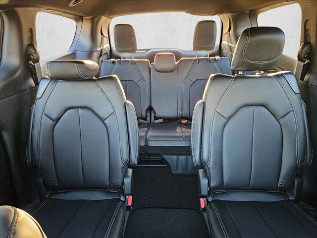 New 2026 Chrysler Pacifica Select image 14