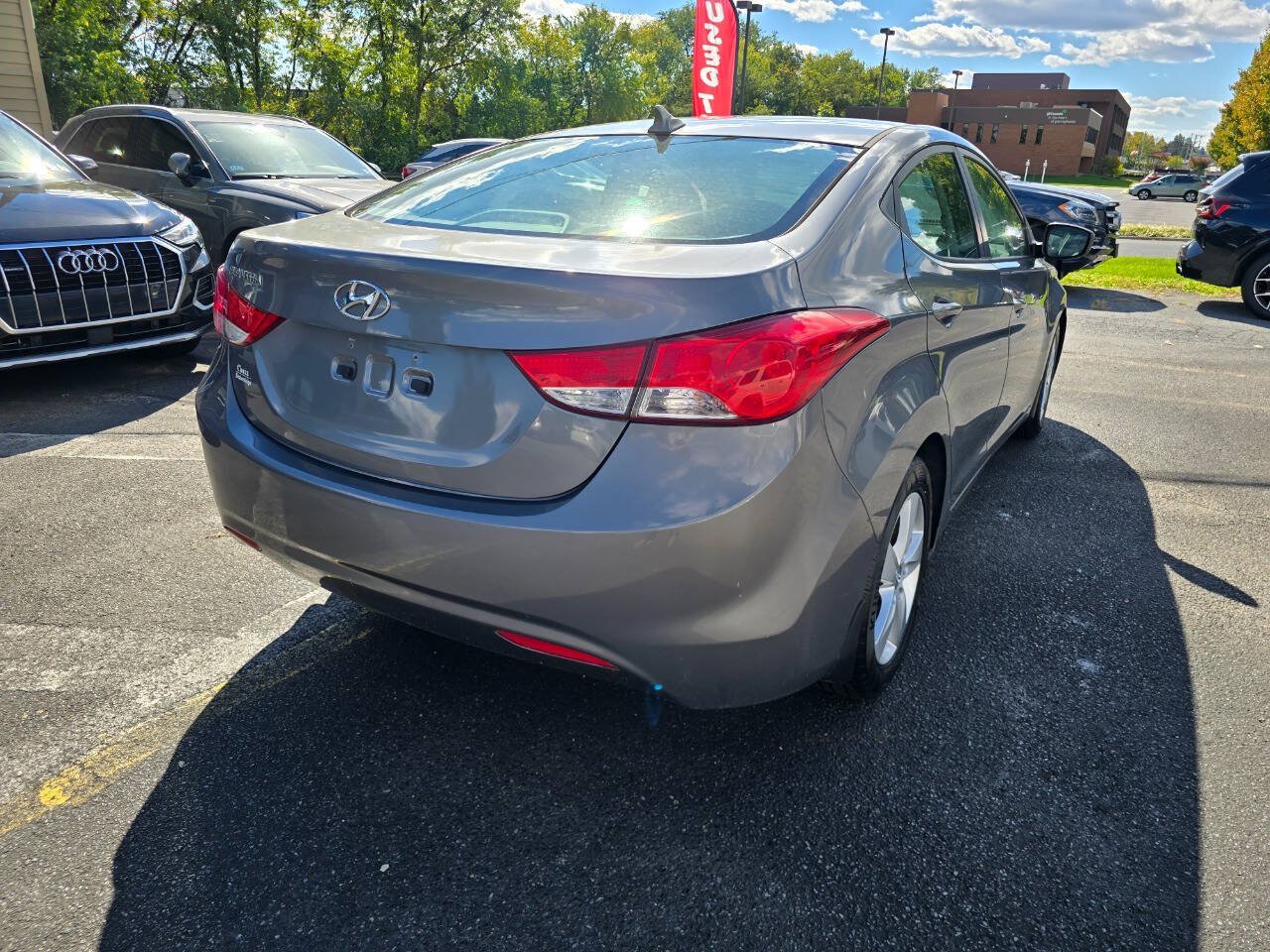 Used 2013 Hyundai Elantra GLS w/ Preferred Pkg FWD image 3