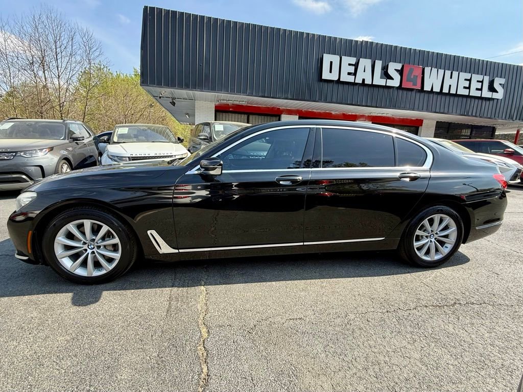 Used 2017 BMW 740i RWD image 11