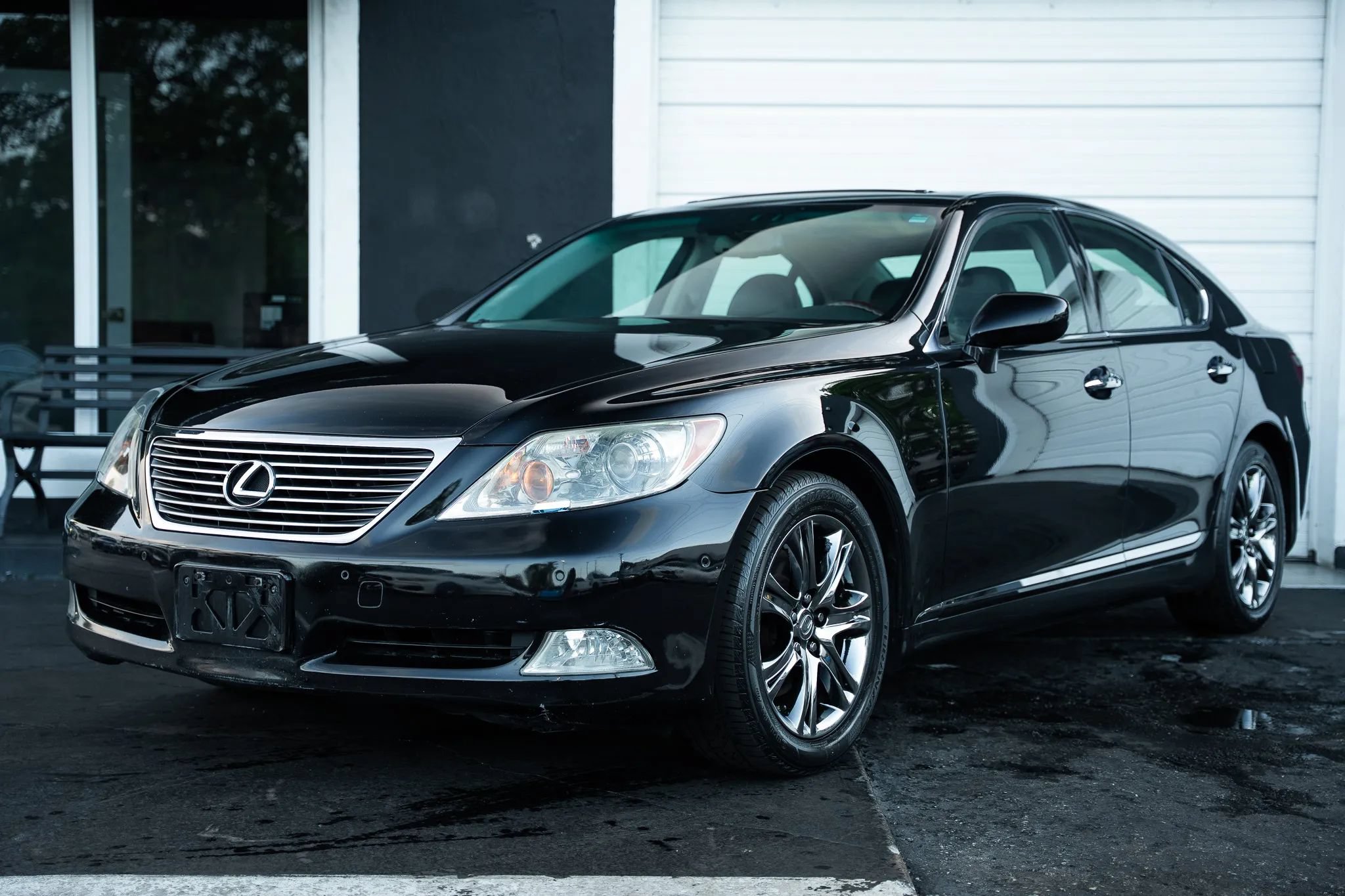 Used 2008 Lexus LS 460 RWD image 3