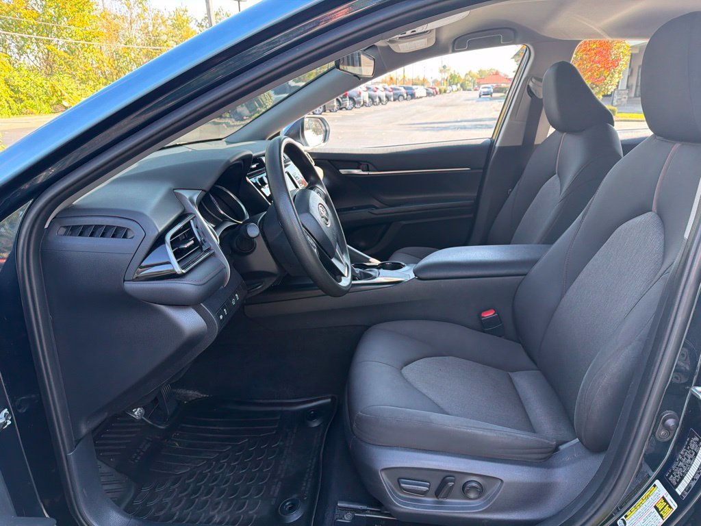 Used 2020 Toyota Camry LE FWD image 12