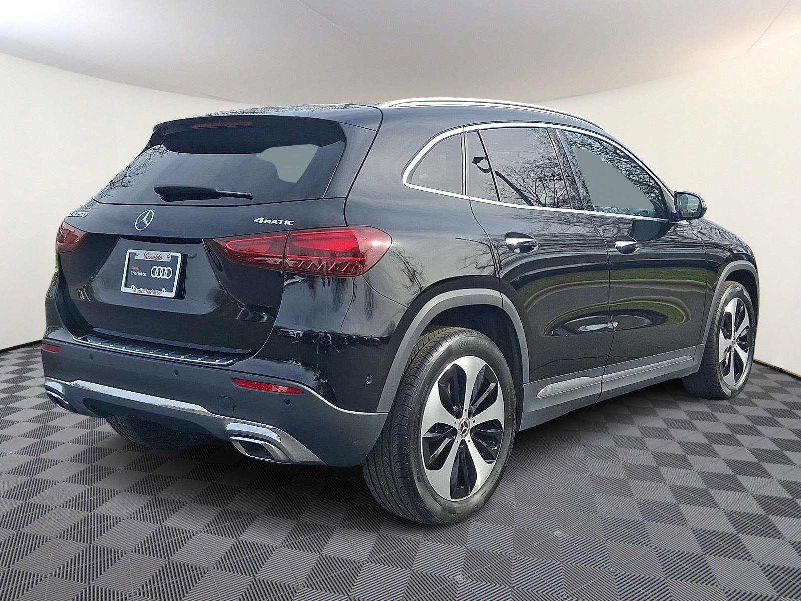 Used 2025 Mercedes-Benz GLA 250 4MATIC image 6