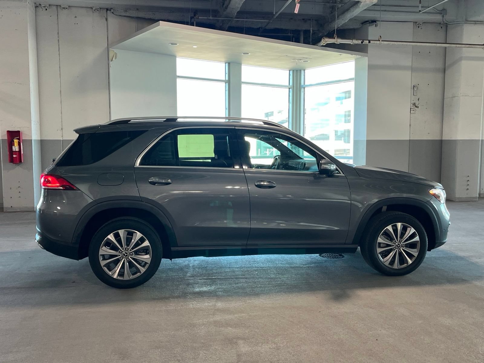 Used 2022 Mercedes-Benz GLE 350 4MATIC w/ Premium Package image 13