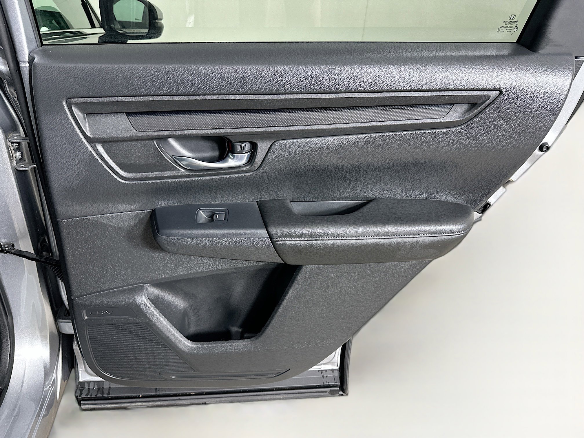 Used 2025 Honda CR-V LX image 28