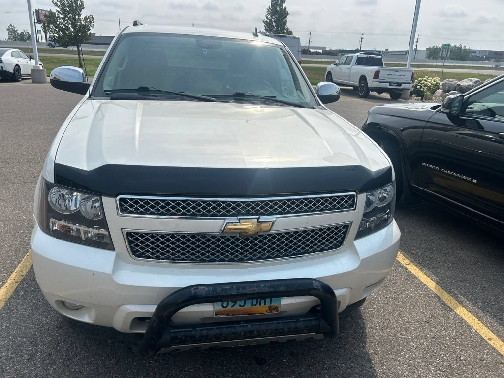 Used 2010 Chevrolet Avalanche LTZ AWD/4WD image 2