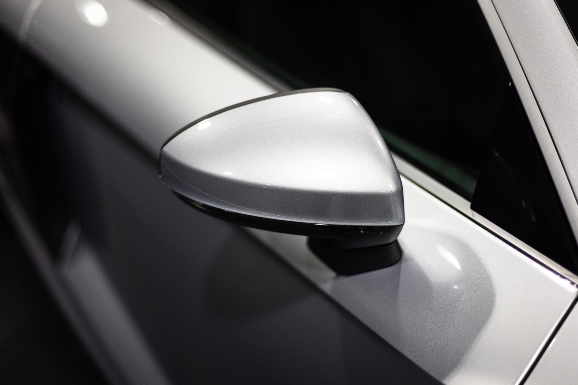 Used 2017 Audi R8 V10 w/ Carbon Exterior Package image 26