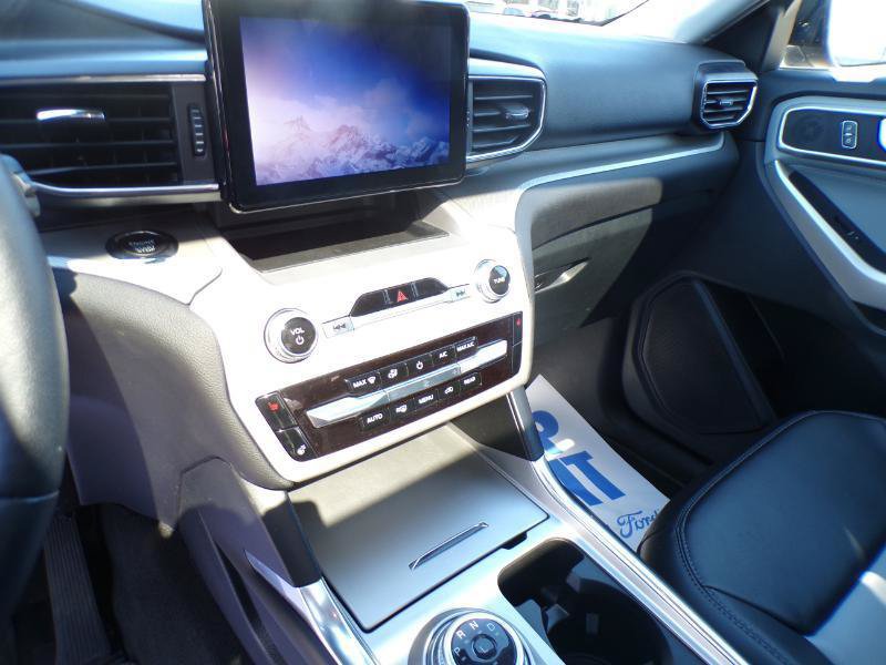 Used 2023 Ford Explorer XLT w/ Equipment Group 202A AWD/4WD image 7