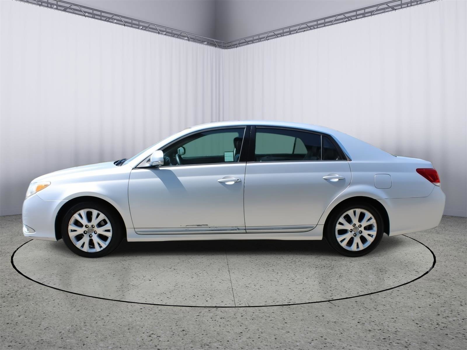 Used 2011 Toyota Avalon FWD image 5