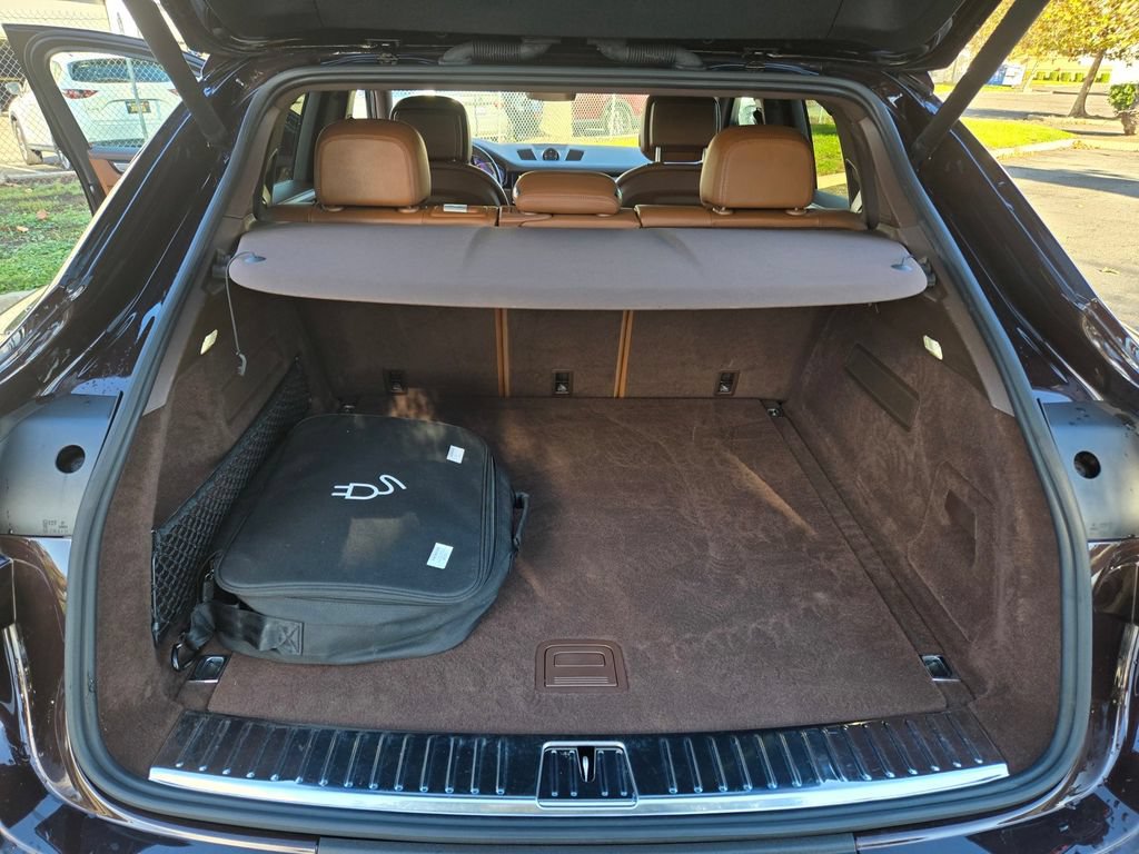 Used 2023 Porsche Cayenne Platinum Edition w/ Premium Package Plus (PIA) AWD/4WD image 42