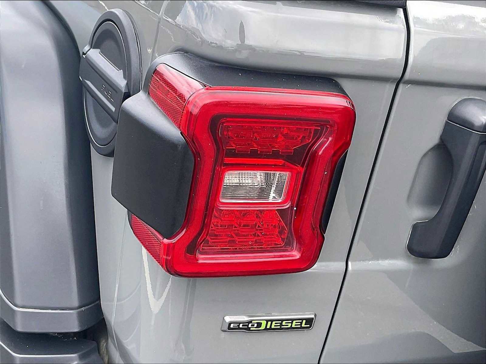 Used 2021 Jeep Wrangler Unlimited Rubicon w/ LED Lighting Group AWD/4WD image 29