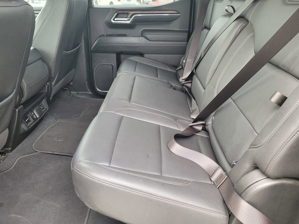 Used 2024 GMC Sierra 1500 SLT image 11