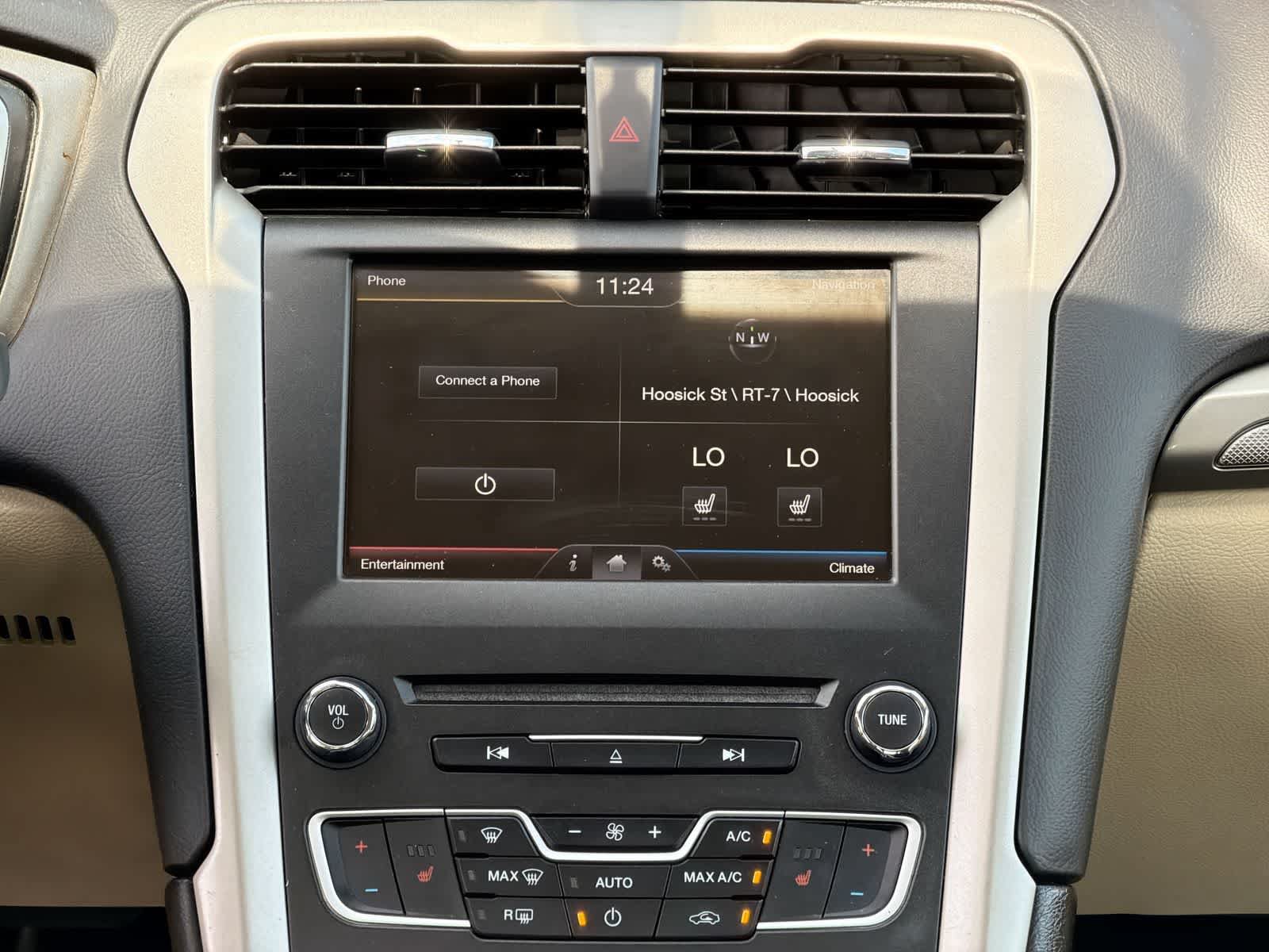 Used 2016 Ford Fusion SE FWD image 29