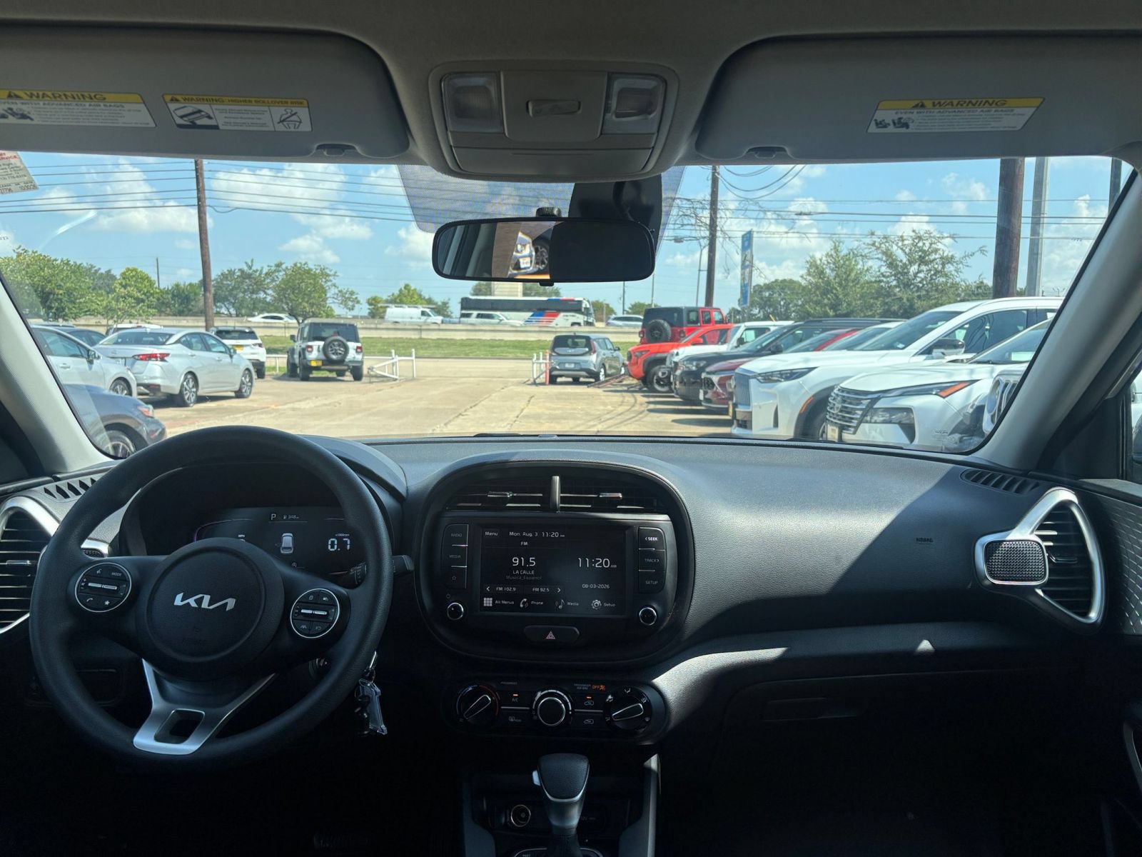 Used 2025 Kia Soul LX w/ LX Technology Package FWD image 25