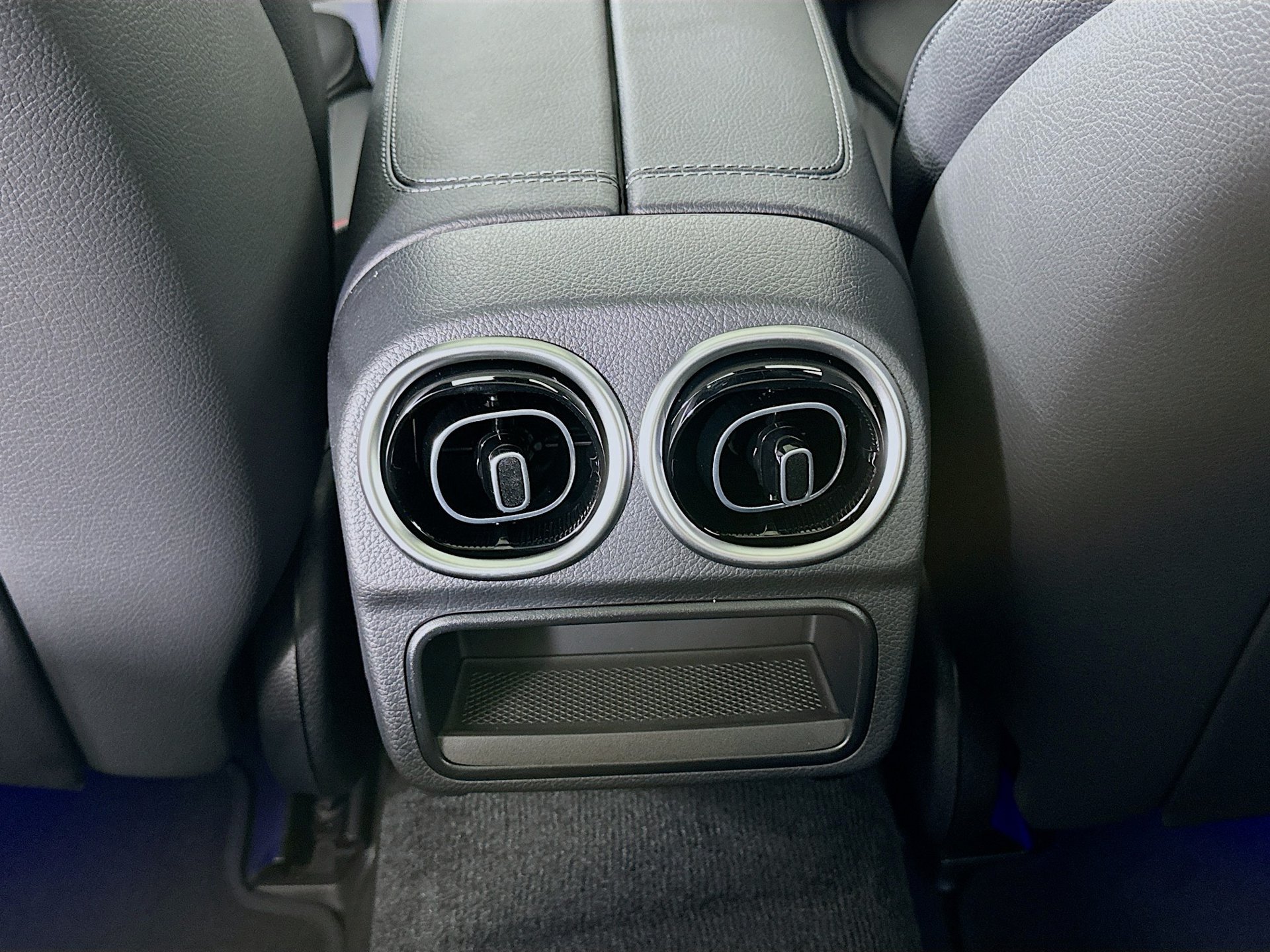 New 2026 Mercedes-Benz C 300 Sedan image 28