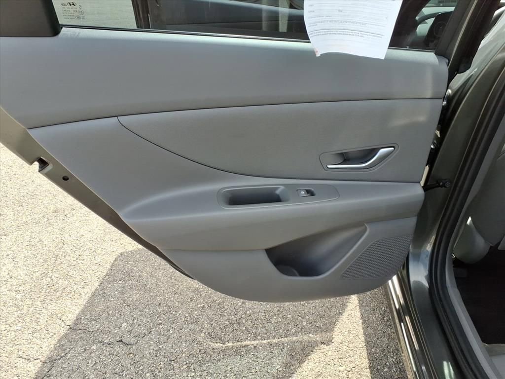 Used 2024 Hyundai Elantra SEL image 36