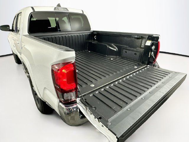 Certified 2023 Toyota Tacoma SR5 AWD/4WD image 30