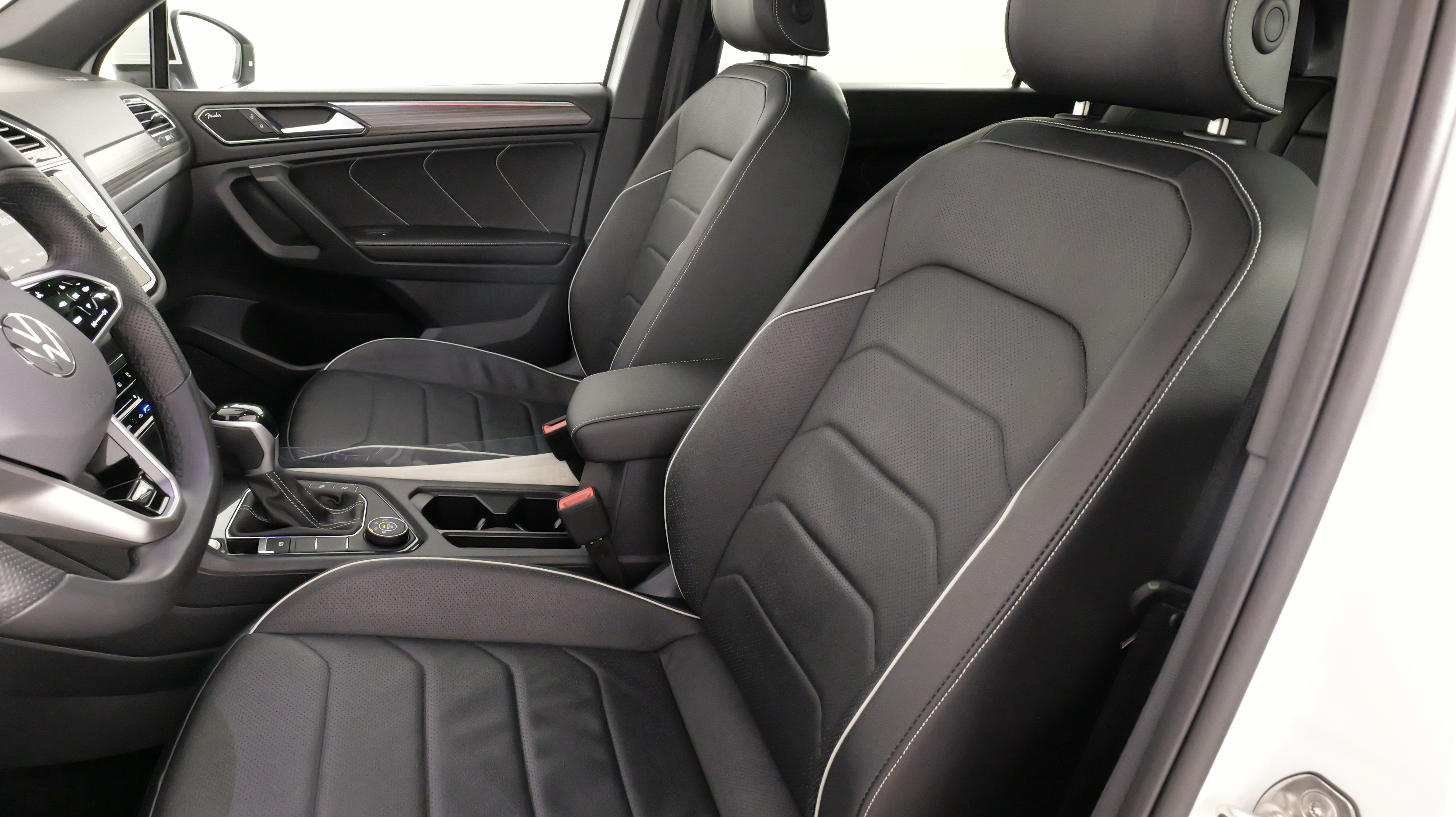 Used 2024 Volkswagen Tiguan SEL R-Line AWD/4WD image 32