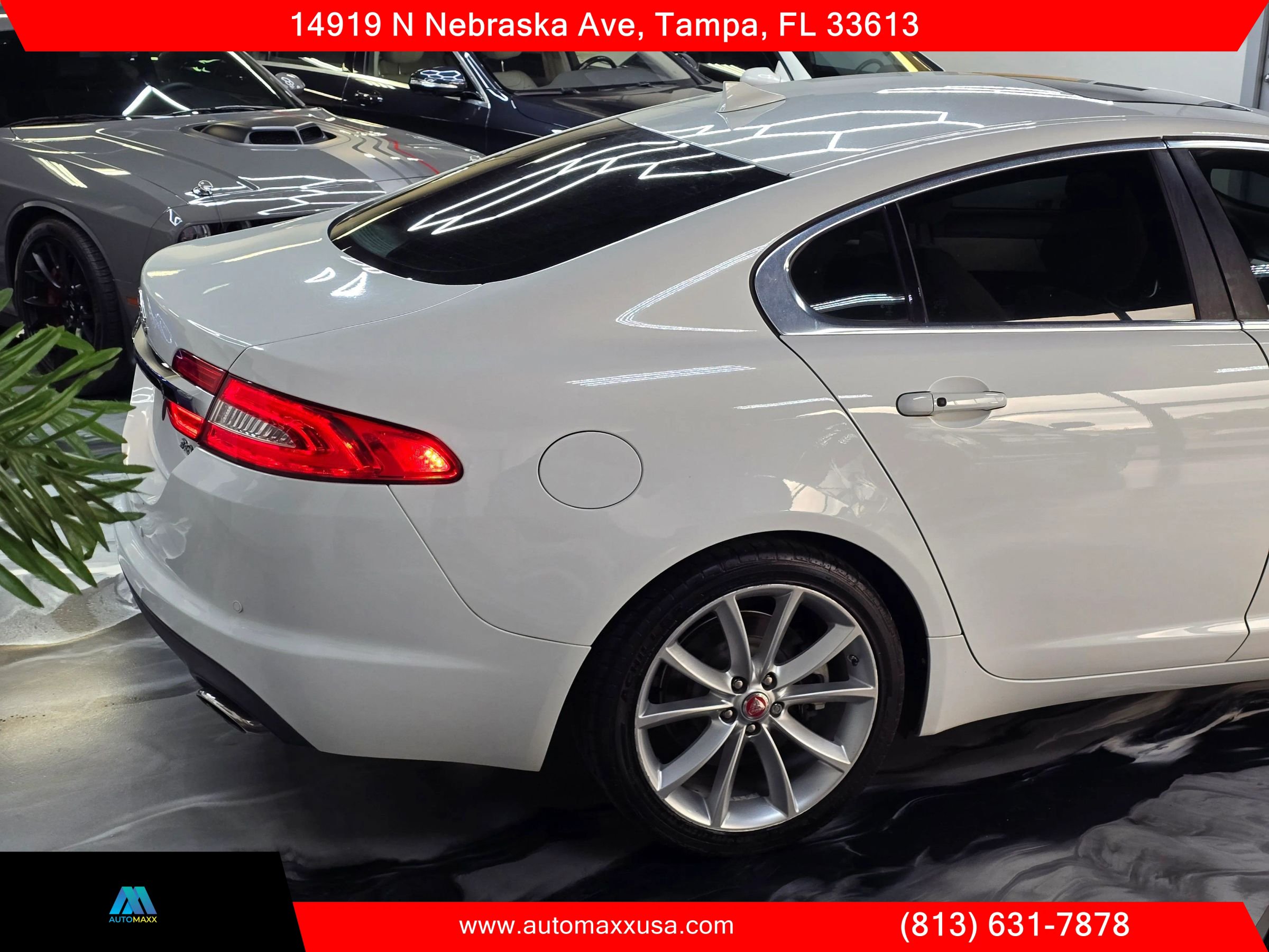 Used 2015 Jaguar XF Sport RWD image 14