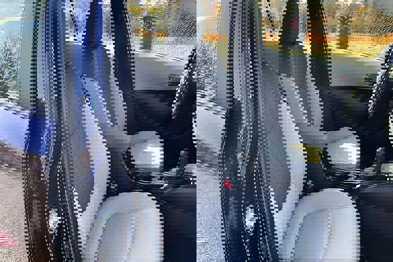 Used 2022 Toyota Corolla LE image 9