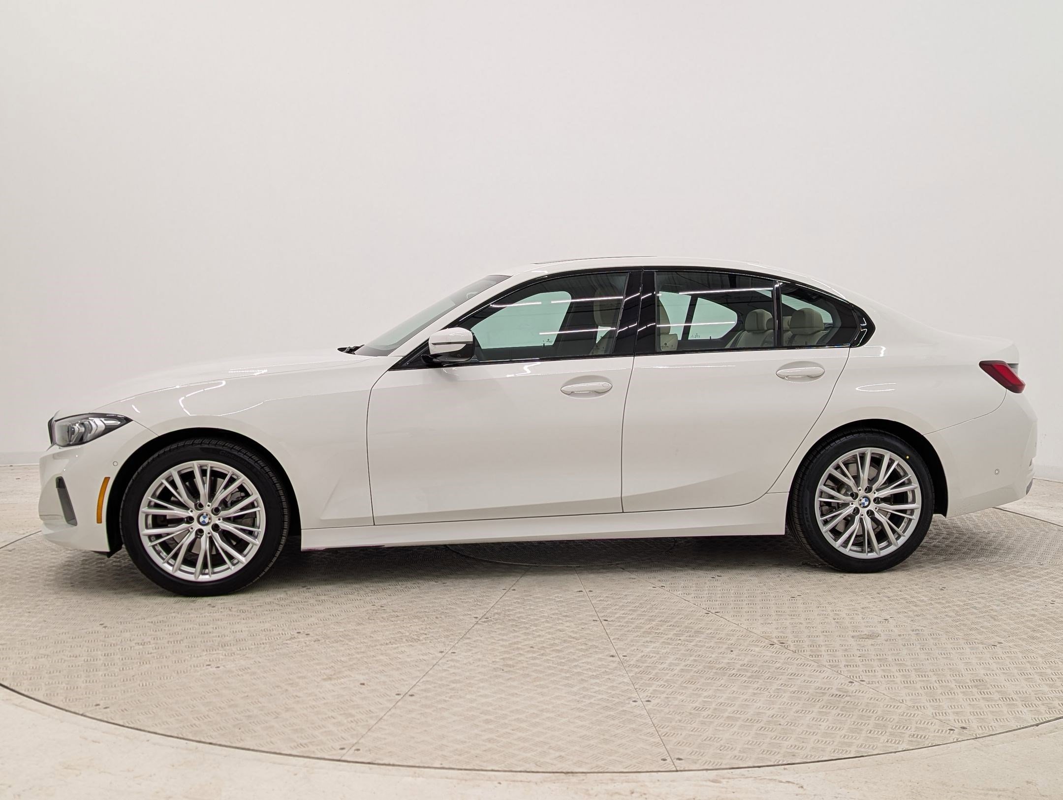 Certified 2023 BMW 330i Sedan w/ Parking Assistance Package image 2