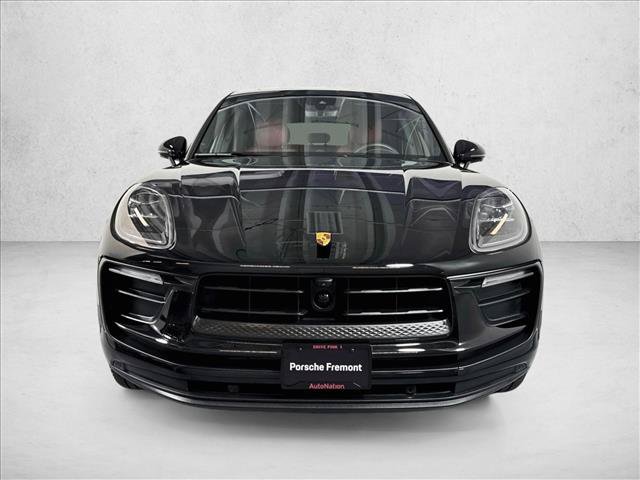Certified 2026 Porsche Macan AWD/4WD image 6