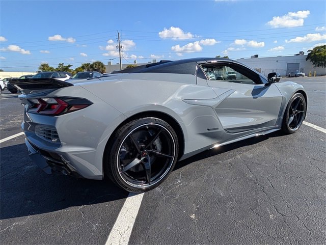 Used 2025 Chevrolet Corvette E-Ray w/ Stealth Interior Trim Package image 13