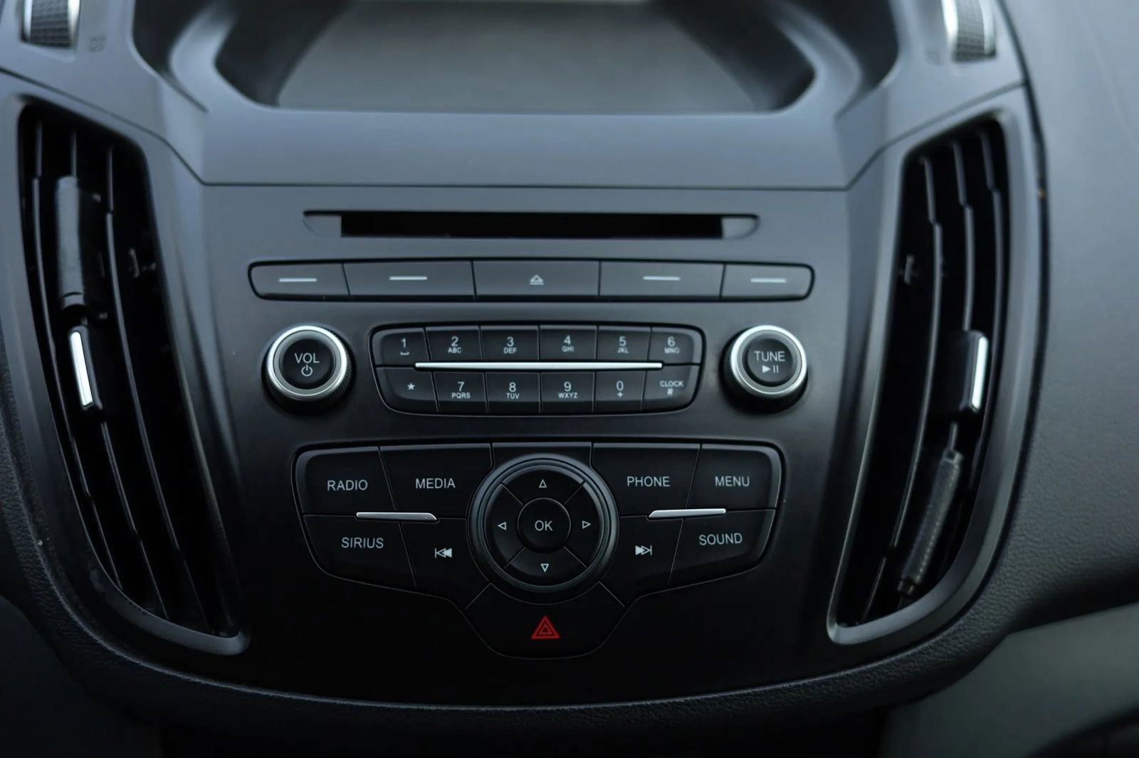 Used 2017 Ford Escape SE w/ SE Cold Weather Package image 19