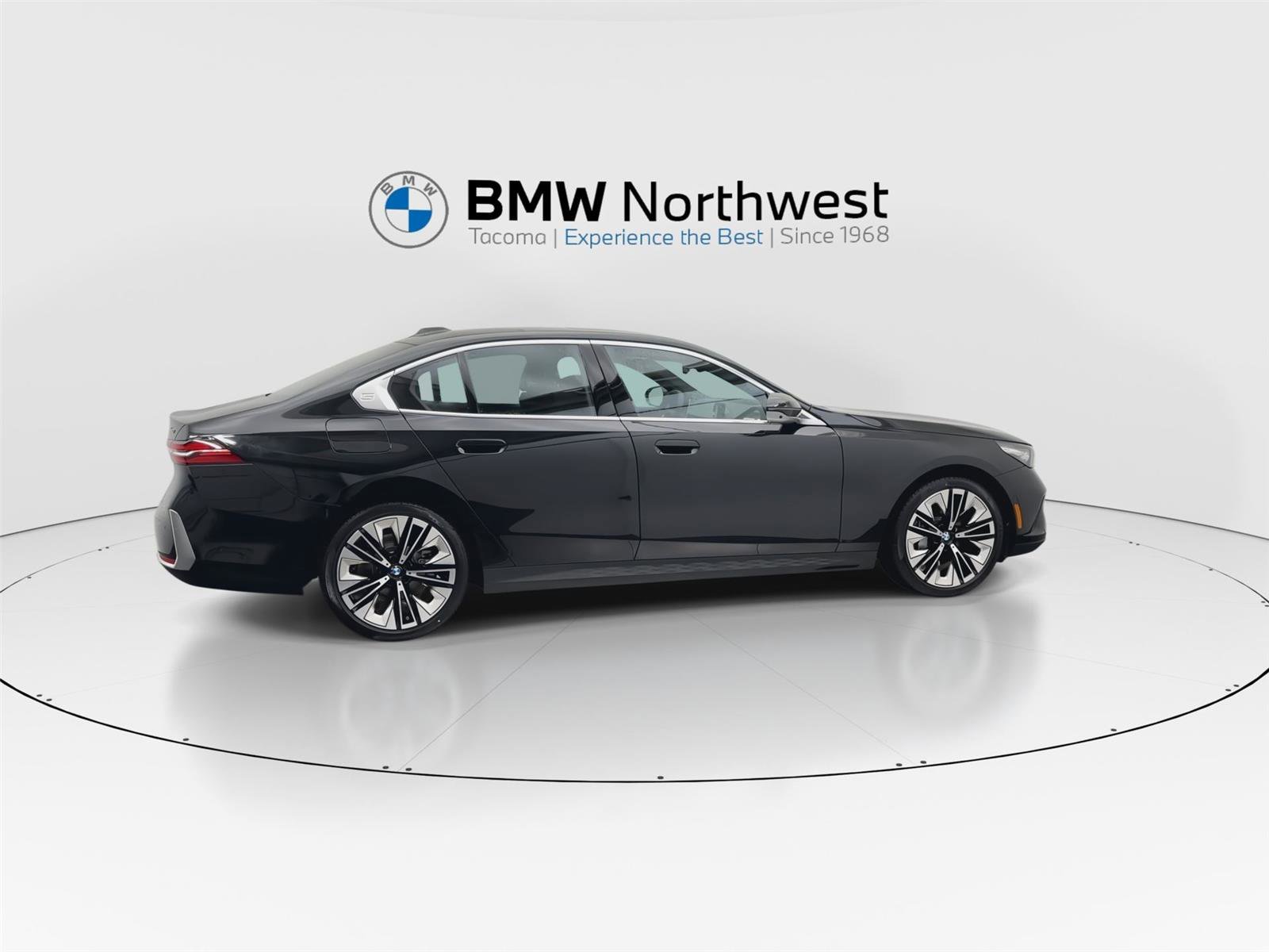 New 2026 BMW 540i xDrive w/ Premium Package image 4