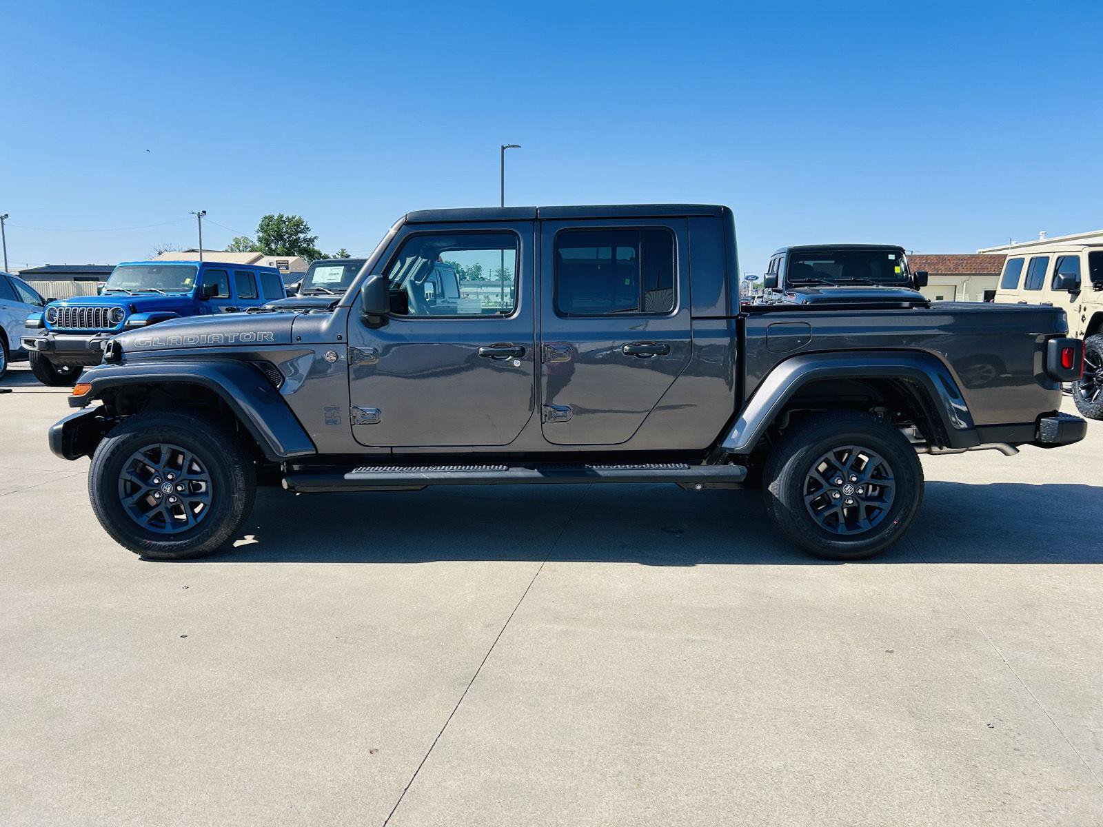 New 2026 Jeep Gladiator Sport AWD/4WD image 34
