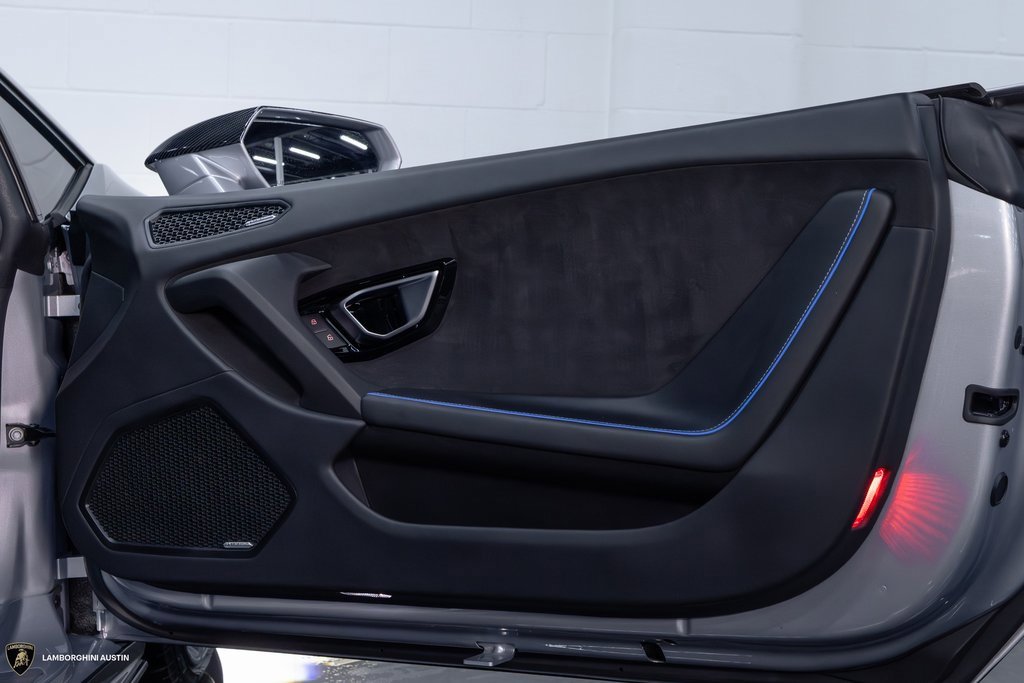 Used 2021 Lamborghini Huracan EVO image 37