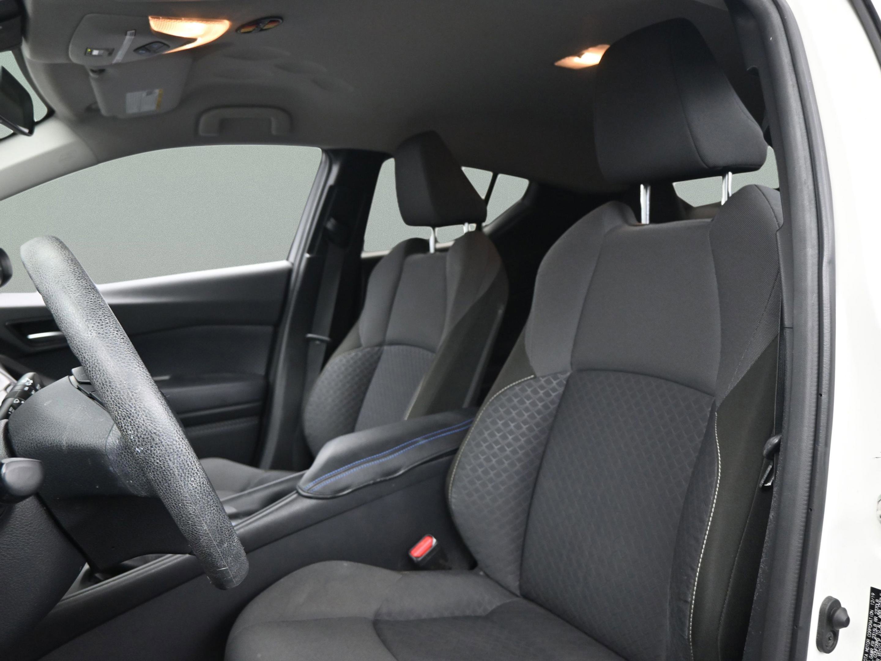 Used 2020 Toyota C-HR LE FWD image 33