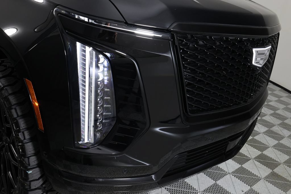 Used 2026 Cadillac Escalade Platinum Sport w/ LPO, ONYX Package AWD/4WD image 48