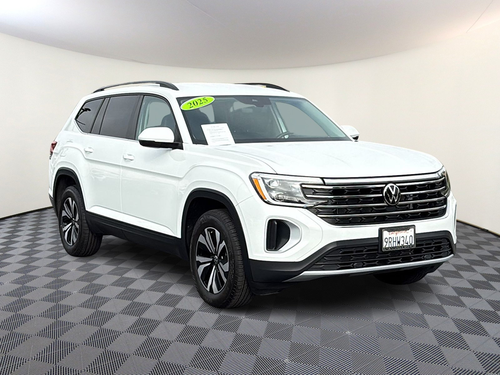 Used 2025 Volkswagen Atlas SE