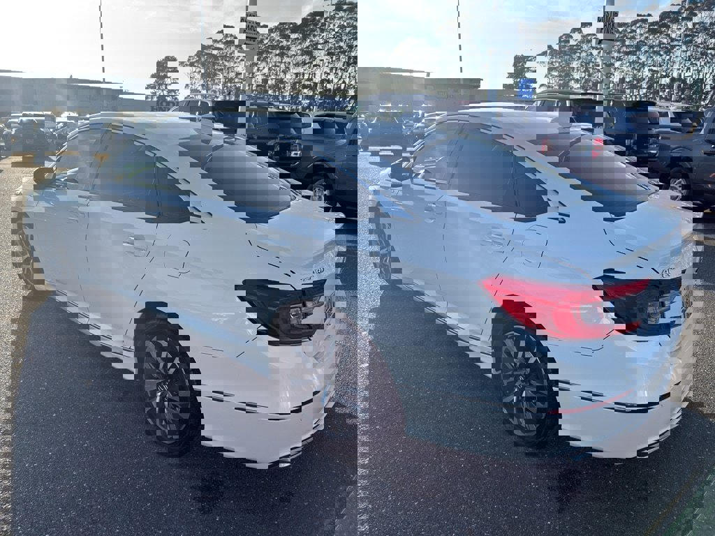 Used 2019 Honda Accord Touring image 8