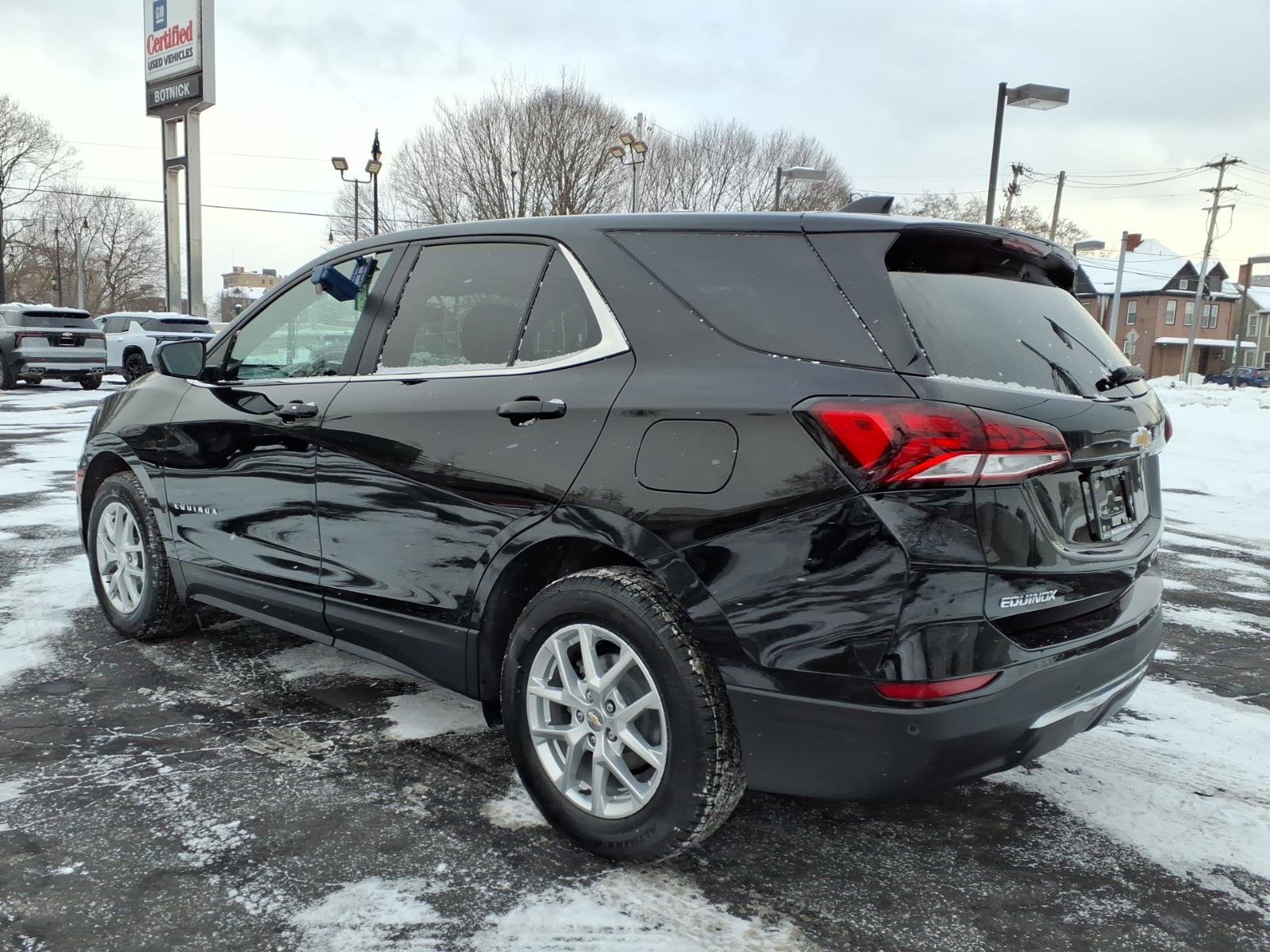 Used 2024 Chevrolet Equinox LT AWD/4WD image 5